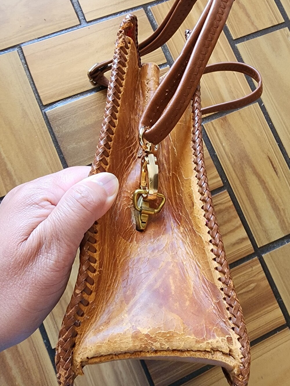 Old Leather Bag - Picture 6 of 10